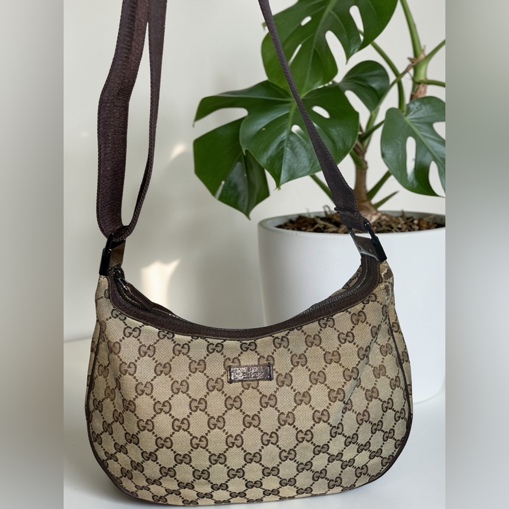 Gucci GG Canvas Half Moon Crossbody Bag - Picture 2 of 13
